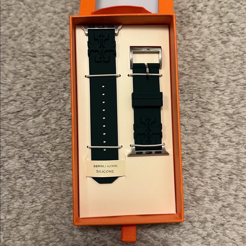 NWT Tory Burch Silicone Apple Watch Band - Green, 38mm/40mm - Picture 3 of 4